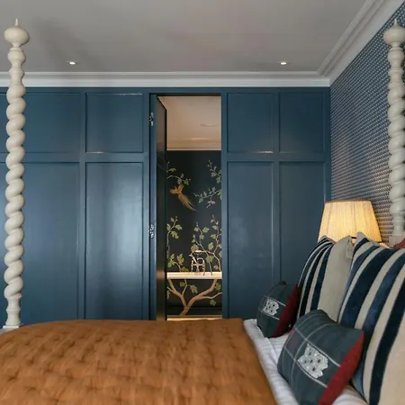 The Of Club Hotel