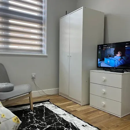 Grand Bleu - - Next To Piccadilly Line Tube Station & Brand New Facilities 4*