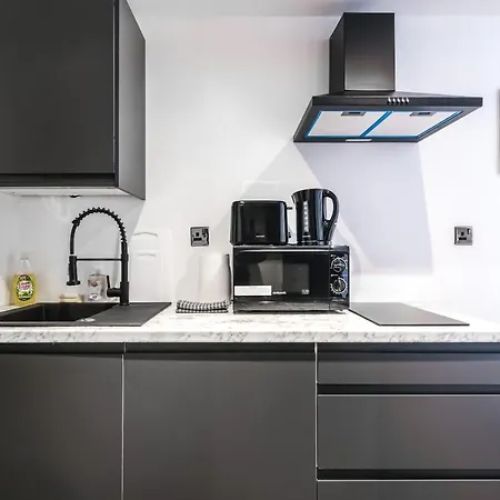 Apartment Quaint And Spacious Piccadilly Sleep 6 Vrd London