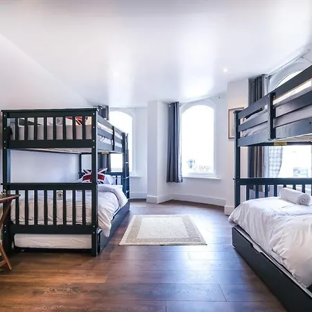 Quaint And Spacious Piccadilly Sleep 6 Vrd London