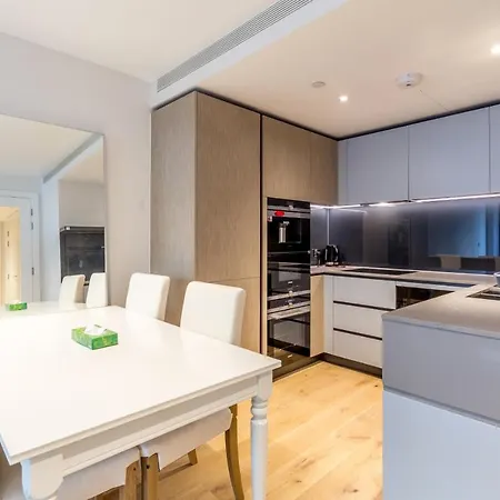 Stylish 2 Bed Flats Near Us Embassy * London