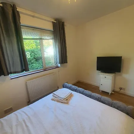 Art Double Bed Apartment