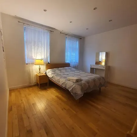 Art Double Bed *