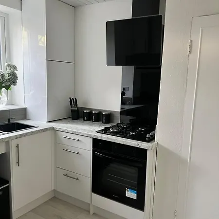 2 Bedroom With Garden-