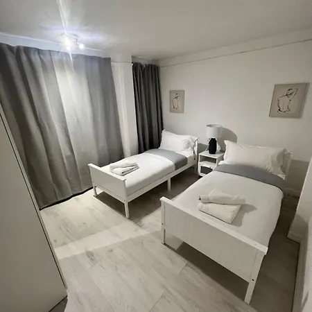 2 Bedroom With Garden- Apartment