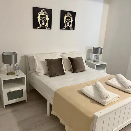 2 Bedroom With Garden- Apartment Wembley