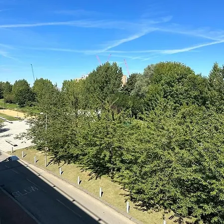 Luxury Modern 1 Bedroom With Balcony Apartment London