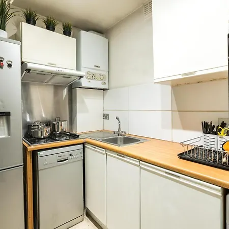 Cozy 1 Bedroom / Gloucester Road / Kensington Apartment *