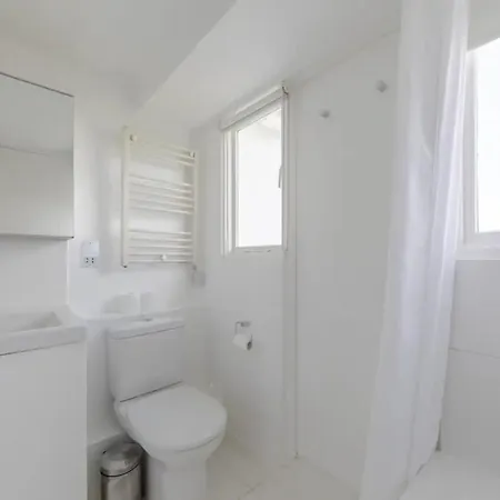 Compact & Light Flat - Ladbroke Grove
