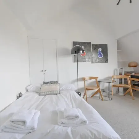 Compact & Light Flat - Ladbroke Grove *