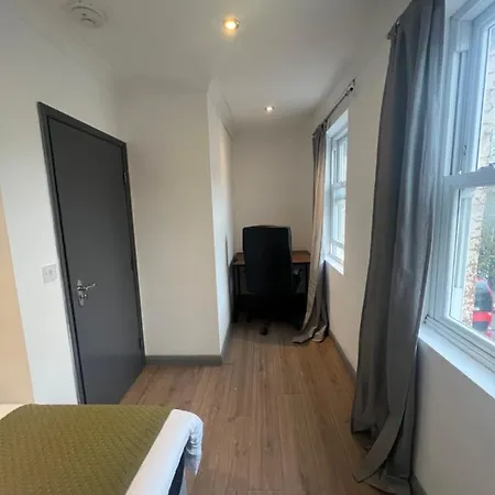 3 Bedroom Flat In King's Cross, St Pancras's. 8 People * London