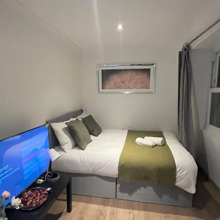 3 Bedroom Flat In King's Cross, St Pancras's. 8 People * London