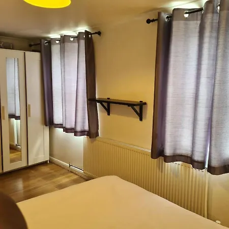 Holiday home Tower Bridge Central: 4-bed House With Parking For 9 *