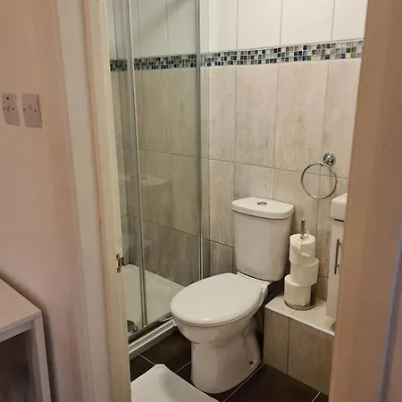 Tower Bridge Central: 4-bed House With Parking For 9
