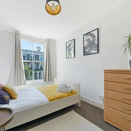 Maidavale 2 Bed - Sleeps 6 London