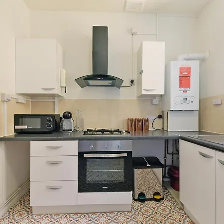 Apartment Maidavale 2 Bed - Sleeps 6 *