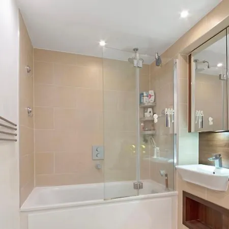 Homestay Ontario Point Flat Only Double Bedroom