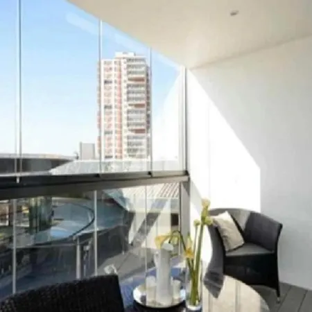 Ontario Point Flat Only Double Bedroom Homestay *