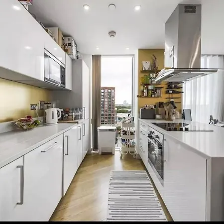 Ontario Point Flat Only Double Bedroom Homestay