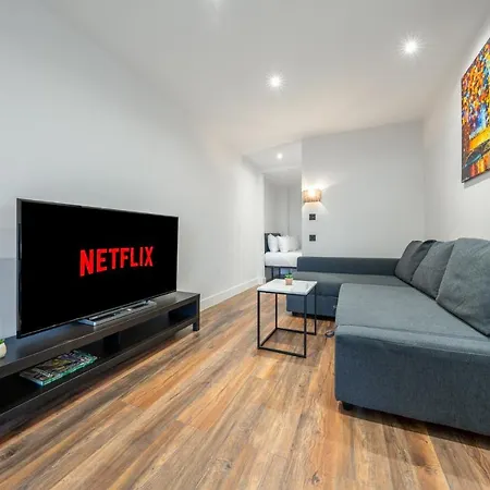 5 - West Brand New Loft Apartment