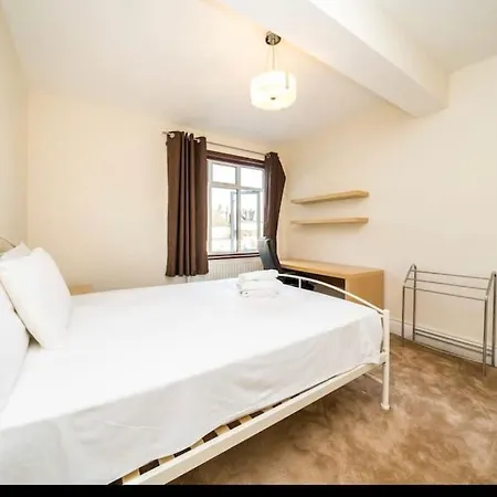 Immaculate Spacious 3 Bedrooms Flat Wembley Park Apartment London