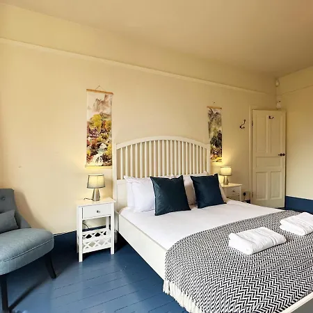 Holiday home Kim's 3 Bedroom House With Free On-street Parking - 3 Double Beds, Spacious Palmers Green