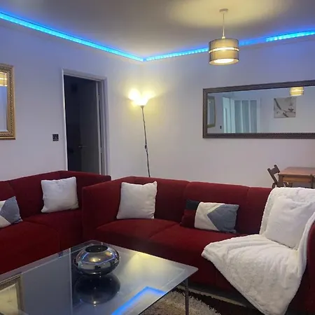 Apartment In - 24 7 Security London