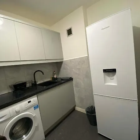 Apartment In - 24 7 Security *