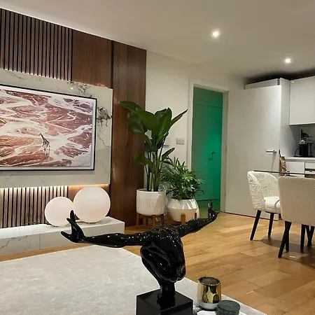 Cosy Bedroom In Luxury