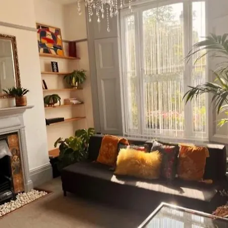 Charming 1 Bed Victorian Flat In Islington Apartment *
