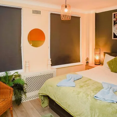 Hyde Park 1-bedroom *