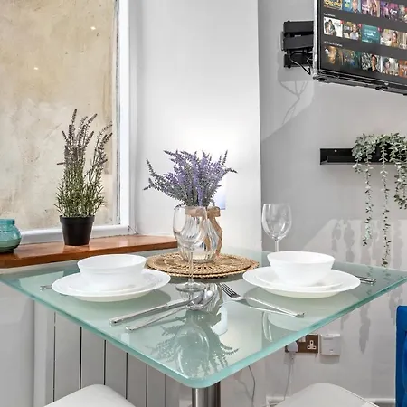 Apartment Immaculate 1-bed In *