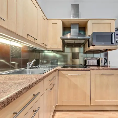 Immaculate 1-bed In *