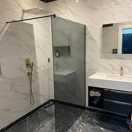Alloggio in famiglia Modern Huge Double With Private Bathroom In Colindale *