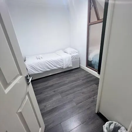 Flat 1, 419 Fulham, 2 Bedroom, 1 Bathroom Flat