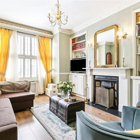 Homely 2 Levels Flat W Private Garden