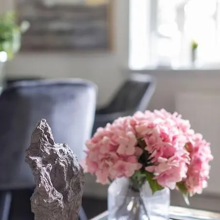 2 Bedroom Modern Urban Sanctuary 1cc - Cherrydeal Apartment London