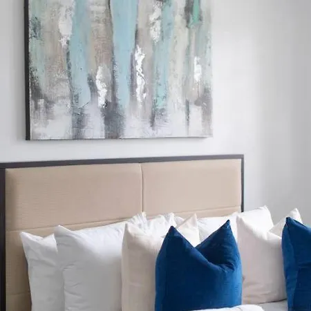 2 Bedroom Modern Urban Sanctuary 1cc - Cherrydeal London