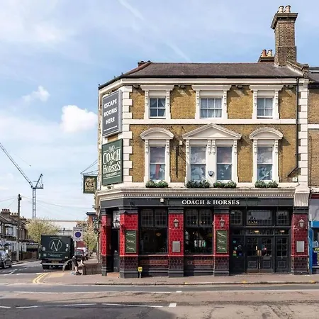 2 Bedroom Modern Urban Sanctuary 1cc - Cherrydeal * London