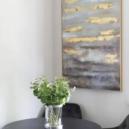 2 Bedroom Modern Urban Sanctuary 1cc - Cherrydeal * Londen