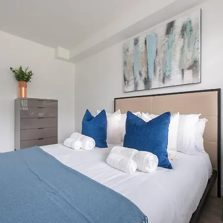 Apartment 2 Bedroom Modern Urban Sanctuary 1cc - Cherrydeal *