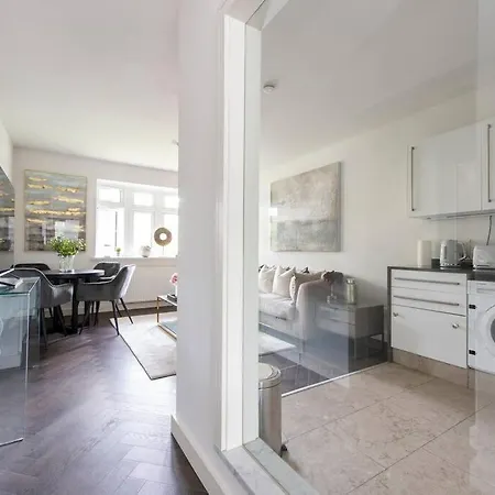 2 Bedroom Modern Urban Sanctuary 1cc - Cherrydeal * London