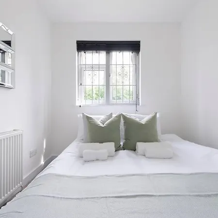 Apartment 2 Bedroom Modern Urban Sanctuary 1cc - Cherrydeal London