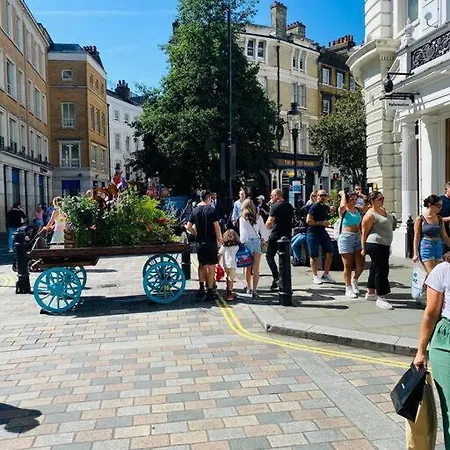 Charming By Iconic Landmarks Nr London