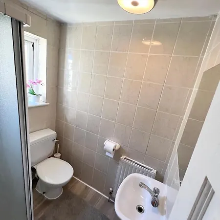 Stunning House In Homestay London