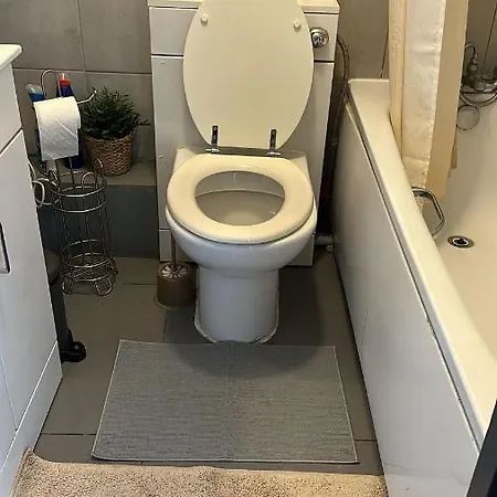 3 Bedroom Flat In King's Cross, St Pancras's. 8 People *
