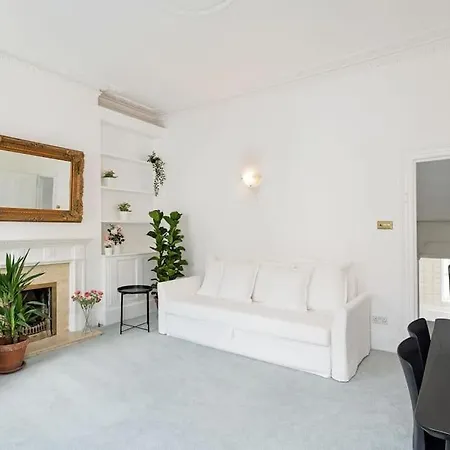 Apartment Beautiful Two Bedroom Maisonette In The Heart Of Chelsea London