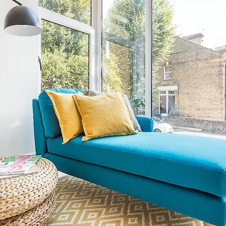 Hidden Gem In Chiswick, Stylish 1 Bedroom House *