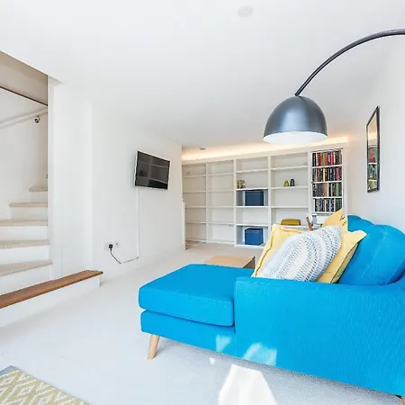 Hidden Gem In Chiswick, Stylish 1 Bedroom House London