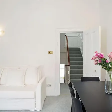 Apartment Beautiful Two Bedroom Maisonette In The Heart Of Chelsea